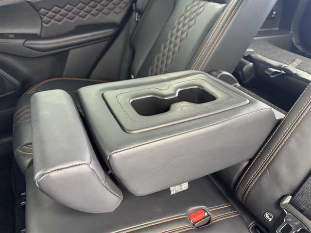 三菱 アウトランダー ＰＨＥＶ P 愛知県 2022(令4)年 5.2万km パール 純正ナビ/BOSEプレミアムサウンド/全方位カメラ/アダプティブクルーズコントロール/ブラインドスポットモニター/ヘッドアップディスプレイ/レザーシート/パワーシート/シートヒーター/シートマッサージ/ステアリングヒーター/オートライト/オートマチックハイビーム/AC1500W/置くだけ受電/ドアバイザー/メモリシート/ドアバイザー/純正LEDライト/フルセグTV/ETC装備