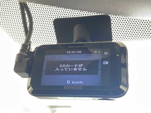 トヨタ エスクァイア Gi 沖縄県 2015(平27)年 7.7万km ホワイトパールクリスタルシャイン 純正SDナビ（NSZT-W64）/　CD/DVD/SD/BT/フルセグ/リアエンターテインメント/バックカメラ/ETC/前後ドライブレコーダー/両側パワースライドドア/クルーズコントロール/コーナーセンサー/合皮シート/前席シートヒーター/LEDヘッドライト/オートライト/純正１５インチAW/純正フロアマット/プッシュスタート/スマートキ/スペアキー