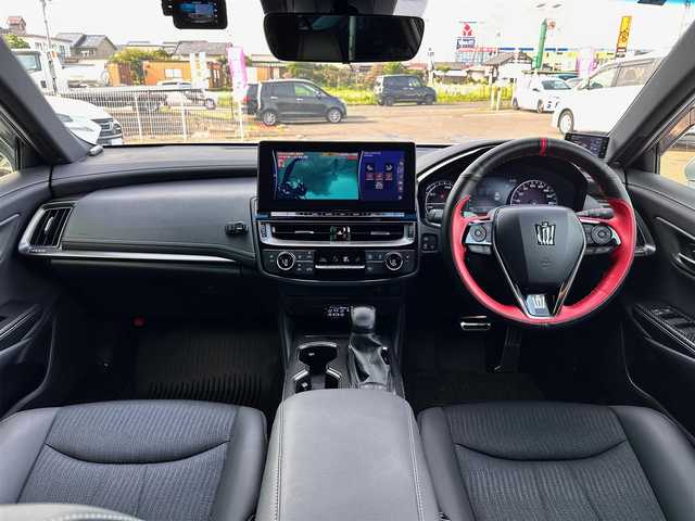 トヨタ クラウン ハイブリッド RS 宮城県 2021(令3)年 4.4万km プレシャスホワイトパール セーフティパッケージプラス/・カラーヘッドアップディスプレイ/・パーキングサポートブレーキ/リアカメラディテクション/・パノラミックビューモニター/＝＝＝/エイムゲインフロントスポイラー/エイムゲイン20インチAW/TRDリヤバンパースポイラー/BLITZ車高調（BLITZ DSC Plus）/セーフティセンス/・レーントレーシングアシスト/・レーダークルーズコントロール/・プリクラッシュセーフティ/・アダプティブハイビームシステム/・ロードサインアシスト/・先行車発進告知機能/・ドライバー異常時対応システム/ブラインドスポットモニター/リアクロストラフィックオートブレーキ/リアクロストラフィックアラート/純正12.3インチナビ/・CD/DVD/・Blu-ray/・Bluetooth/・フルセグTV/ビルトインETC2.0/ドライブレコーダー/GPSレーダー探知機（ZERO 706V）/ハーフレザーシート/シートヒーター/ステアリングヒーター/電動パーキングブレーキ/ブレーキホールド/3眼LEDヘッドランプ/シーケンシャルターンランプ/フロアマット