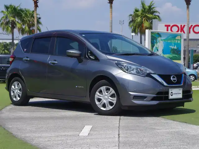 日産 ノート e－パワー X 千葉県 2018(平30)年 4.9万km ダークメタルグレー エマージェンシーブレーキ/クルーズコントロール/純正メモリーナビ/地デジTV/【DVD/CD再生機能　Bluetooth接続】/アラウンドビューモニター/ETC/LEDヘッドライト/ウインカーミラー/コーナーセンサー/インテリジェントキー