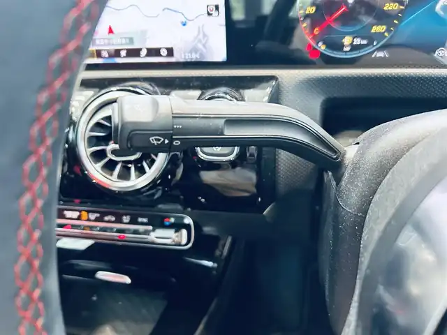 メルセデス・ベンツ ＣＬＡ２００ｄ AMGライン 大阪府 2019(令1)年 2.3万km ジュピターレッド レーダーセーフティP/サンルーフ/HUD/赤黒革/メモリ付きパワーシート/シートヒーター/純正ナビ/TV/360度カメラ/ACC/ブラインドスポット/純正18インチAW/LEDヘッドライト/アンビエントライト/クリアランスソナー/ワイヤレス充電