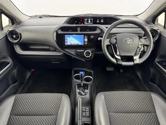 トヨタ アクア クロスオーバー 福岡県 2017(平29)年 6.6万km ベージュ 社外ナビ（フルセグＴＶ、ＢＴ）　/ビルトインＥＴＣ　/バックカメラ　/衝突被害軽減システム　/横滑り防止装置　/レーンキープ　/シートヒーター　/オートハイビーム　/ＡＢＳ　/モデリスタ１６インチアルミホイール