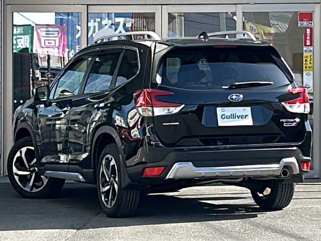 スバル フォレスター ハイブリッド アドバンス 岩手県 2022(令4)年 2.3万km クリスタルブラックシリカ ワンオーナー/4WD/純正ナビ/アイサイト/・衝突軽減/・レーンキープ（先行車追従、中央維持）/・先行車捕捉/・青信号検知/・後進速度リミッター/・RAB/前方ドライブレコーダー/アダプティブクルーズコントロール/バックカメラ/フロントカメラ/サイドカメラ/ステアリングスイッチ/ステアリングヒーター/シートヒーター/パワーシート/シートメモリー/パワーバックドア/LEDヘッドライト/LEDフォグランプ/オートライト/オートマチックハイビーム/革巻きステアリング/フルセグTV/Bluetooth/純正18インチアルミホイール/冬タイヤ有（純正17インチアルミホイール）/純正フロアマット/プッシュスタート/スマートキー