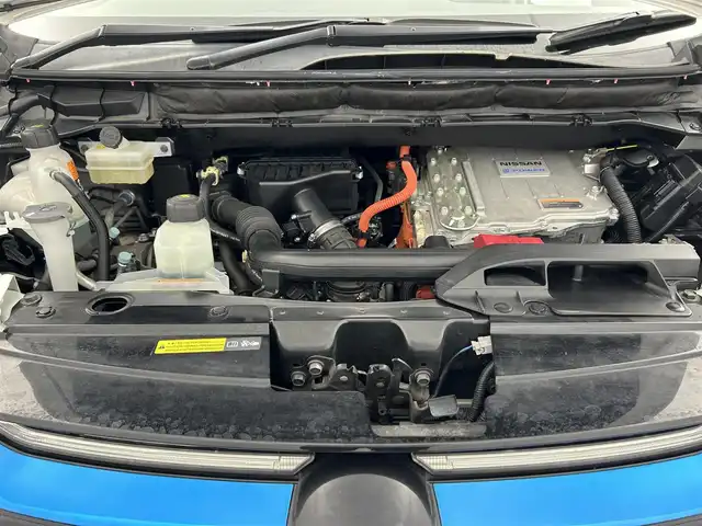 日産 セレナ e－パワー ハイウェイスター V 千葉県 2018(平30)年 3.8万km ブリリアントホワイトパール 禁煙車/プロパイロット/エマージェンシーブレーキ/純正9インチナビ/・MM517D-L/・CD/DVD/BD/BT/フルセグTV/アラウンドビューモニター/純正フリップダウンモニター/デジタルインナールームミラー/オートクルーズコントロール/両側電動スライドドア/ステアリングヒーター/ETC/LEDヘッドライト/オートライト/コーナーセンサー/電動パーキングブレーキ/ブレーキホールド/スマートキー