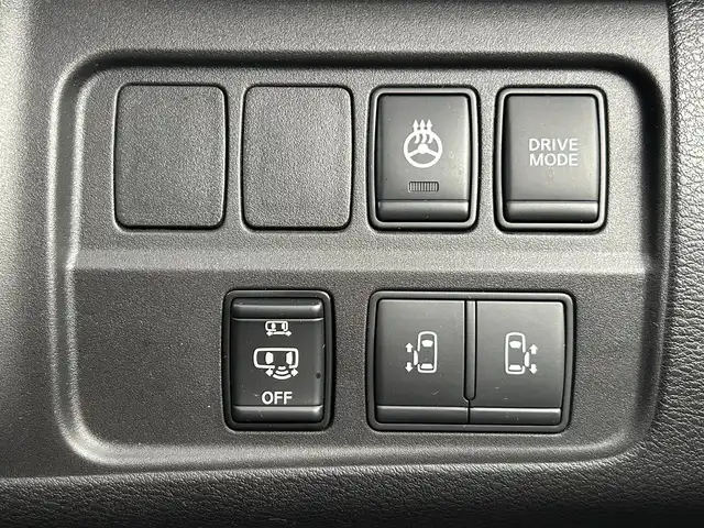 日産 セレナ e－パワー ハイウェイスター V 千葉県 2018(平30)年 3.8万km ブリリアントホワイトパール 禁煙車/プロパイロット/エマージェンシーブレーキ/純正9インチナビ/・MM517D-L/・CD/DVD/BD/BT/フルセグTV/アラウンドビューモニター/純正フリップダウンモニター/デジタルインナールームミラー/オートクルーズコントロール/両側電動スライドドア/ステアリングヒーター/ETC/LEDヘッドライト/オートライト/コーナーセンサー/電動パーキングブレーキ/ブレーキホールド/スマートキー