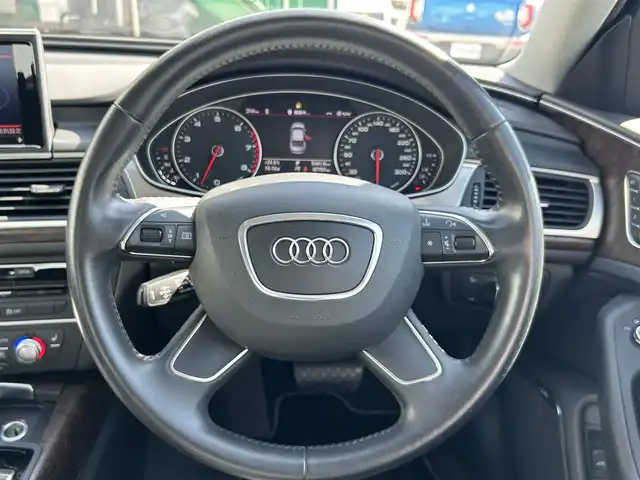 アウディ Ａ６ 2．8 FSI クワトロ 福島県 2013(平25)年 8.8万km グレイシアホワイトメタリック 4WD/純正ナビ（CD、SD、TV、DVD、BT、AM、FM）/クルーズコントロール/黒革シート/前席パワーシート (D席メモリ付)/全席シートヒーター/プッシュスタート/パーキングエイド/オートブレーキホールド/BOSEスピーカー/バックカメラ/アイドリングストップ/横滑り防止/LEDヘッドライト/オートライト/ウィンカーミラー/革巻ステアリング/ステアリングスイッチ/フロアマット/ETC/車外ドラレコ（ユピテル）