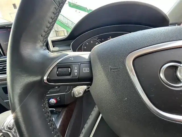 アウディ Ａ６ 2．8 FSI クワトロ 福島県 2013(平25)年 8.8万km グレイシアホワイトメタリック 4WD/純正ナビ（CD、SD、TV、DVD、BT、AM、FM）/クルーズコントロール/黒革シート/前席パワーシート (D席メモリ付)/全席シートヒーター/プッシュスタート/パーキングエイド/オートブレーキホールド/BOSEスピーカー/バックカメラ/アイドリングストップ/横滑り防止/LEDヘッドライト/オートライト/ウィンカーミラー/革巻ステアリング/ステアリングスイッチ/フロアマット/ETC/車外ドラレコ（ユピテル）