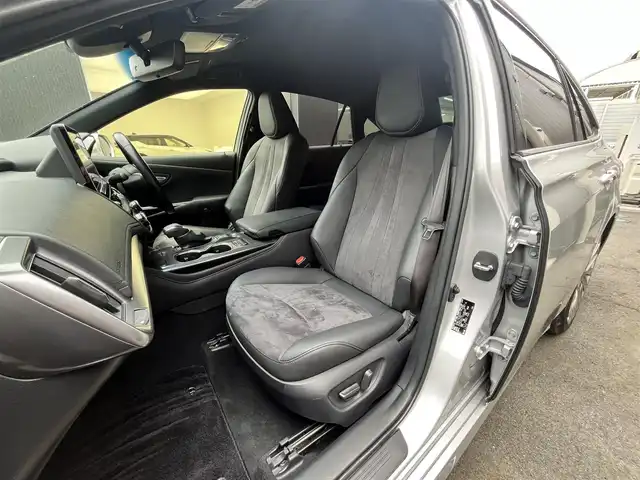 トヨタ クラウン ハイブリッド S 滋賀県 2020(令2)年 4.7万km シルバーM 純正12.3インチナビ/CD/DVD/Bluetooth/AppleCarPlay/AndroidAuto/フルセグテレビ/パノラミックビューモニター/セーフティセンス/・レーントレーシングアシスト/・レーダークルーズコントロール/・プリクラッシュセーフティ/・オートマチックハイビーム/・ロードサインアシスト/・先行車発進告知機能/・ドライバー異常時対応システム/セーフティパッケージプラス/ブラインドスポットモニター/LEDヘッドライト/ハーフレザーシート/D/N席パワーシート/D/N席シートヒーター /ステアリングヒーター/ETC2.0/AC100V/オプション18インチアルミホイール