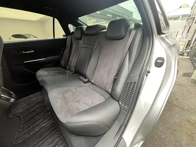 トヨタ クラウン ハイブリッド S 滋賀県 2020(令2)年 4.7万km シルバーM 純正12.3インチナビ/CD/DVD/Bluetooth/AppleCarPlay/AndroidAuto/フルセグテレビ/パノラミックビューモニター/セーフティセンス/・レーントレーシングアシスト/・レーダークルーズコントロール/・プリクラッシュセーフティ/・オートマチックハイビーム/・ロードサインアシスト/・先行車発進告知機能/・ドライバー異常時対応システム/セーフティパッケージプラス/ブラインドスポットモニター/LEDヘッドライト/ハーフレザーシート/D/N席パワーシート/D/N席シートヒーター /ステアリングヒーター/ETC2.0/AC100V/オプション18インチアルミホイール