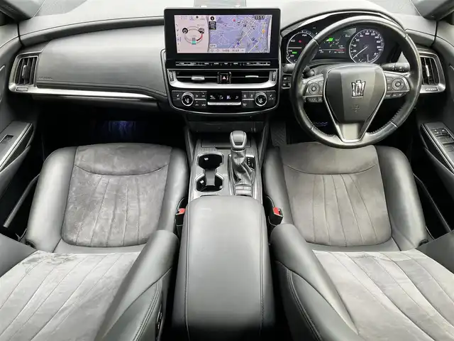 トヨタ クラウン ハイブリッド S 滋賀県 2020(令2)年 4.7万km シルバーM 純正12.3インチナビ/CD/DVD/Bluetooth/AppleCarPlay/AndroidAuto/フルセグテレビ/パノラミックビューモニター/セーフティセンス/・レーントレーシングアシスト/・レーダークルーズコントロール/・プリクラッシュセーフティ/・オートマチックハイビーム/・ロードサインアシスト/・先行車発進告知機能/・ドライバー異常時対応システム/セーフティパッケージプラス/ブラインドスポットモニター/LEDヘッドライト/ハーフレザーシート/D/N席パワーシート/D/N席シートヒーター /ステアリングヒーター/ETC2.0/AC100V/オプション18インチアルミホイール