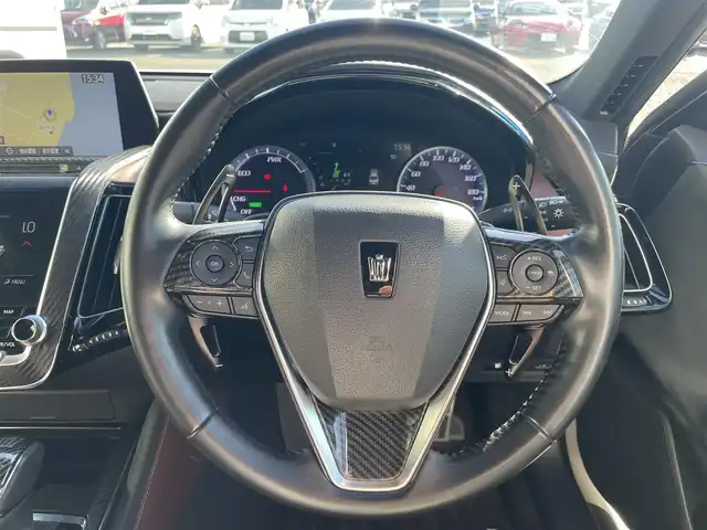 トヨタ クラウン ハイブリッド RS アドバンス 熊本県 2019(平31)年 2.7万km ホワイトパールクリスタルシャイン 純正ナビ/・AM/FM/CD/DVD/BT/SD/・Miracast/・フルセグTV/全周囲カメラ/サンルーフ/トヨタセーフティセンス/・プリクラッシュセーフティ/・レーントレーシングアシスト/・ブラインドスポットモニター/・ロードサインアシスト/・オートマチックハイビーム/・レーダークルーズコントロール/・リアクロストラフィックアラート/ヘッドアップディスプレイ/デジタルインナーミラー/モデリスタエアロ/モデリスタアルミホイール/ドライブレコーダー/ETC2.0/前席パワーシート/D席メモリ付き/前席シートヒーター/電動パーキングブレーキ/オートホールドブレーキ/純正フロアマット/革巻きステアリング/ステアリングスイッチ/パドルシフト/電動格納ミラー/ウインカーミラー/ドアバイザー/プッシュスタート
