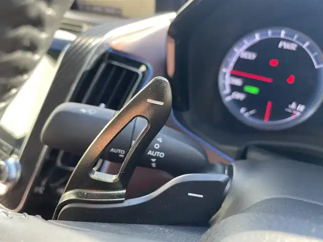 トヨタ クラウン ハイブリッド RS アドバンス 熊本県 2019(平31)年 2.7万km ホワイトパールクリスタルシャイン 純正ナビ/・AM/FM/CD/DVD/BT/SD/・Miracast/・フルセグTV/全周囲カメラ/サンルーフ/トヨタセーフティセンス/・プリクラッシュセーフティ/・レーントレーシングアシスト/・ブラインドスポットモニター/・ロードサインアシスト/・オートマチックハイビーム/・レーダークルーズコントロール/・リアクロストラフィックアラート/ヘッドアップディスプレイ/デジタルインナーミラー/モデリスタエアロ/モデリスタアルミホイール/ドライブレコーダー/ETC2.0/前席パワーシート/D席メモリ付き/前席シートヒーター/電動パーキングブレーキ/オートホールドブレーキ/純正フロアマット/革巻きステアリング/ステアリングスイッチ/パドルシフト/電動格納ミラー/ウインカーミラー/ドアバイザー/プッシュスタート