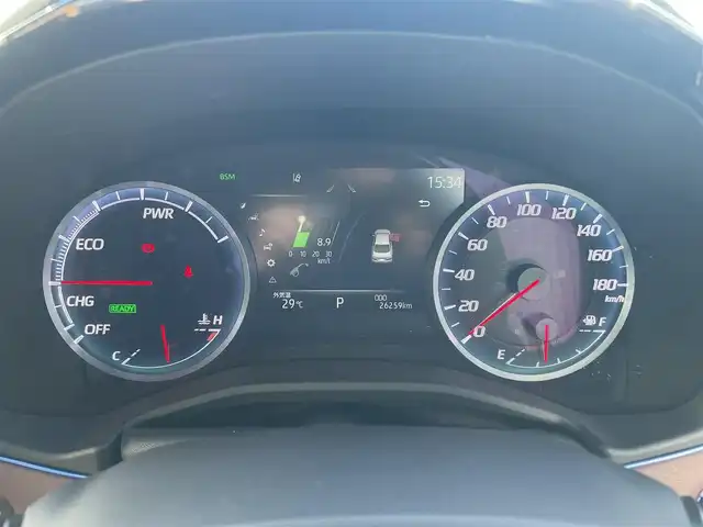 トヨタ クラウン ハイブリッド RS アドバンス 熊本県 2019(平31)年 2.7万km ホワイトパールクリスタルシャイン 純正ナビ/・AM/FM/CD/DVD/BT/SD/・Miracast/・フルセグTV/全周囲カメラ/サンルーフ/トヨタセーフティセンス/・プリクラッシュセーフティ/・レーントレーシングアシスト/・ブラインドスポットモニター/・ロードサインアシスト/・オートマチックハイビーム/・レーダークルーズコントロール/・リアクロストラフィックアラート/ヘッドアップディスプレイ/デジタルインナーミラー/モデリスタエアロ/モデリスタアルミホイール/ドライブレコーダー/ETC2.0/前席パワーシート/D席メモリ付き/前席シートヒーター/電動パーキングブレーキ/オートホールドブレーキ/純正フロアマット/革巻きステアリング/ステアリングスイッチ/パドルシフト/電動格納ミラー/ウインカーミラー/ドアバイザー/プッシュスタート