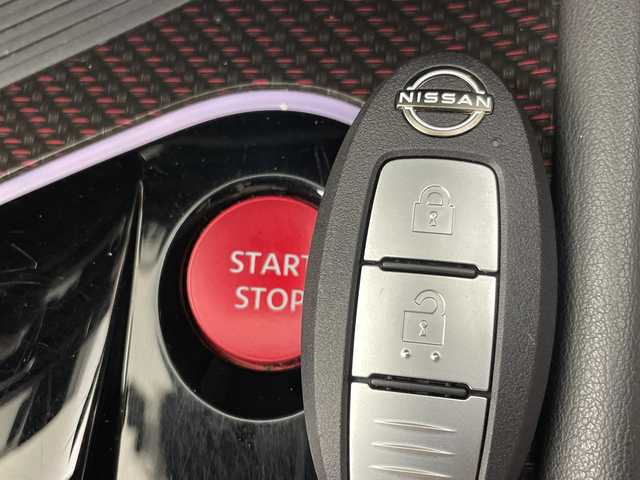 日産 オーラ ニスモ 新潟県 2023(令5)年 3.4万km ダークメタルグレー/スーパーブラック2トーン ワンオーナー/純正メモリナビ/　フルセグTV/Bluetooth/HDMI/衝突被害軽減ブレーキ/レーンキープアシスト/ブラインドスポットモニター/前後コーナーセンサー/ハーフレザーシート/スマートルームミラー/アラウンドビューモニター/ドライブレコーダー【DH5-D】/ビルトインETC2.0/3眼LEDヘッドライト/オートマチックハイビーム/オートライト/ステアリングスイッチ