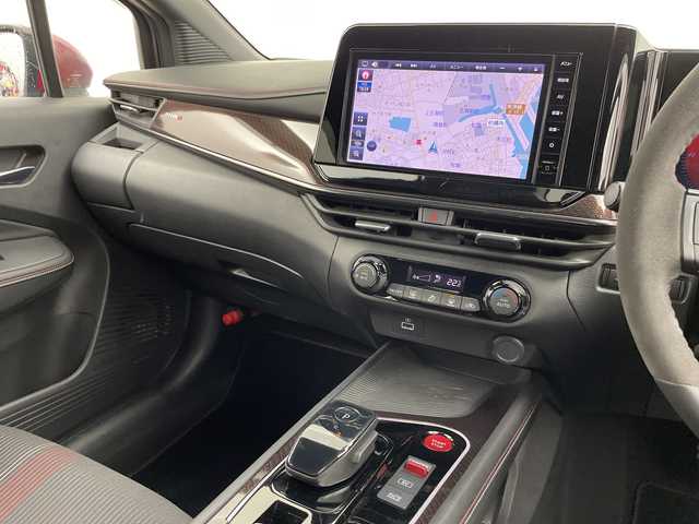 日産 オーラ ニスモ 新潟県 2023(令5)年 3.4万km ダークメタルグレー/スーパーブラック2トーン ワンオーナー/純正メモリナビ/　フルセグTV/Bluetooth/HDMI/衝突被害軽減ブレーキ/レーンキープアシスト/ブラインドスポットモニター/前後コーナーセンサー/ハーフレザーシート/スマートルームミラー/アラウンドビューモニター/ドライブレコーダー【DH5-D】/ビルトインETC2.0/3眼LEDヘッドライト/オートマチックハイビーム/オートライト/ステアリングスイッチ