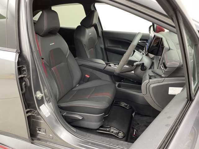 日産 オーラ ニスモ 新潟県 2023(令5)年 3.4万km ダークメタルグレー/スーパーブラック2トーン ワンオーナー/純正メモリナビ/　フルセグTV/Bluetooth/HDMI/衝突被害軽減ブレーキ/レーンキープアシスト/ブラインドスポットモニター/前後コーナーセンサー/ハーフレザーシート/スマートルームミラー/アラウンドビューモニター/ドライブレコーダー【DH5-D】/ビルトインETC2.0/3眼LEDヘッドライト/オートマチックハイビーム/オートライト/ステアリングスイッチ