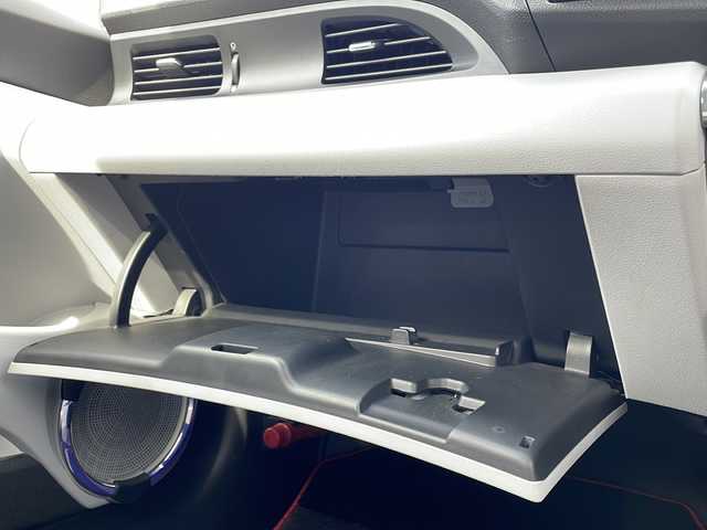 ホンダ ＣＲ－Ｚ α 青森県 2010(平22)年 8.2万km プレミアムホワイトパール 純正HDDナビ・ワンセグTV/バックカメラ/クルーズコントロール/パドルシフト/前方ドライブレコーダー/ビルトインETC/無限フロアマット/無限アシストメーター（水温・油温・油圧）/無限フルエアロ/無限リアフォグ/無限スポーツエキゾーストシステム/無限アシストメーター/無限グリルイルミネーション/無限17インチアルミ夏タイヤ/純正16インチアルミスタッドレスタイヤ有り/スペアキー