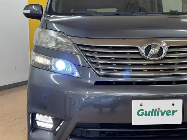 トヨタ ヴェルファイア 2．4Z プラチナセレクションⅡ 群馬県 2010(平22)年 8.3万km グレーメタリック 安全装備/・クリアランスソナー/・オートライト/・横滑り防止/純正7インチワイドナビ/・AM/FM/フルセグTV/・Bluetooth/SD/・CD/DVD/バックカメラ/両側電動スライドドア/サンルーフ/フリップダウンモニター/パワーバックドア/HIDヘッドライト/フォグランプ/ETC/純正フロアマット/スマートキー/プッシュスタート