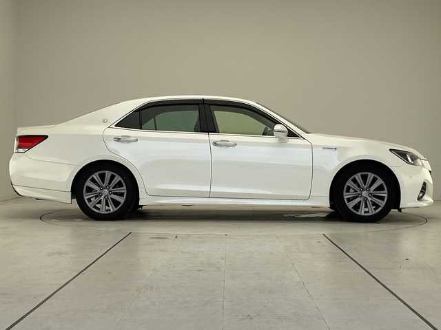 トヨタ クラウン ハイブリッド アスリートS 愛知県 2017(平29)年 4.4万km ホワイトパールクリスタルシャイン 純正8型ナビ/レーダークルーズコントロール/シートヒーター/バックカメラ/パワーシート/コーナーセンサー/純正アルミホイール/ステアリングヒーター/オートマチックハイビーム/ドライブレコーダー/ＥＴＣ/衝突軽減システム/フルセグ/CD DVD/Bluetooth/ステアリングスイッチ/スマートキー/プッシュスタート