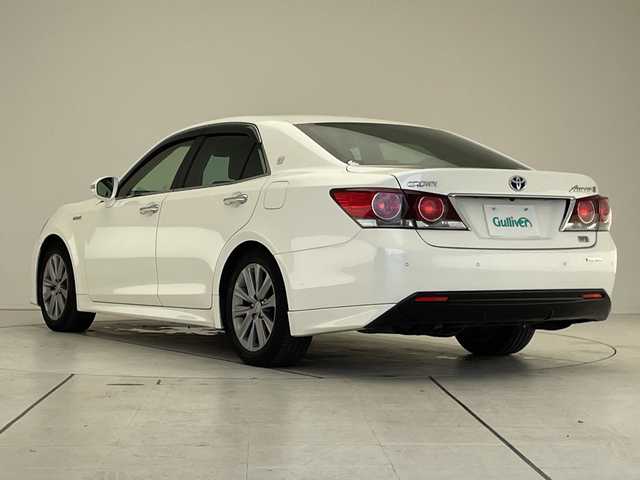 トヨタ クラウン ハイブリッド アスリートS 愛知県 2017(平29)年 4.4万km ホワイトパールクリスタルシャイン 純正8型ナビ/レーダークルーズコントロール/シートヒーター/バックカメラ/パワーシート/コーナーセンサー/純正アルミホイール/ステアリングヒーター/オートマチックハイビーム/ドライブレコーダー/ＥＴＣ/衝突軽減システム/フルセグ/CD DVD/Bluetooth/ステアリングスイッチ/スマートキー/プッシュスタート