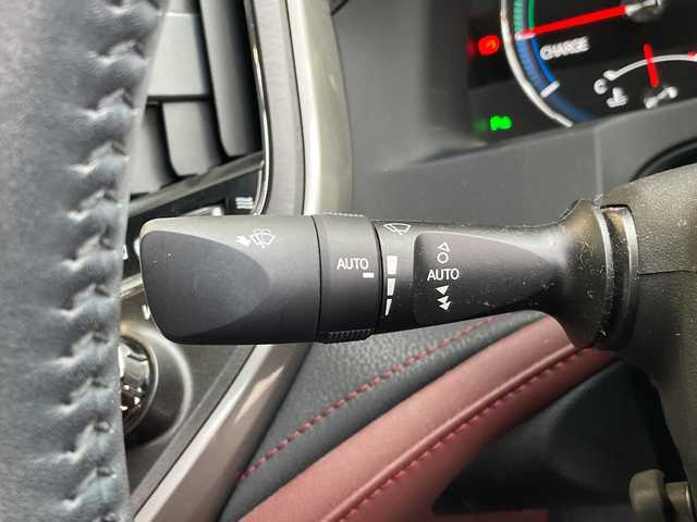 トヨタ クラウン ハイブリッド アスリートS 愛知県 2017(平29)年 4.4万km ホワイトパールクリスタルシャイン 純正8型ナビ/レーダークルーズコントロール/シートヒーター/バックカメラ/パワーシート/コーナーセンサー/純正アルミホイール/ステアリングヒーター/オートマチックハイビーム/ドライブレコーダー/ＥＴＣ/衝突軽減システム/フルセグ/CD DVD/Bluetooth/ステアリングスイッチ/スマートキー/プッシュスタート