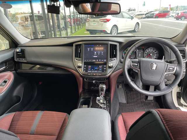 トヨタ クラウン ハイブリッド アスリートS 愛知県 2017(平29)年 4.4万km ホワイトパールクリスタルシャイン 純正8型ナビ/レーダークルーズコントロール/シートヒーター/バックカメラ/パワーシート/コーナーセンサー/純正アルミホイール/ステアリングヒーター/オートマチックハイビーム/ドライブレコーダー/ＥＴＣ/衝突軽減システム/フルセグ/CD DVD/Bluetooth/ステアリングスイッチ/スマートキー/プッシュスタート