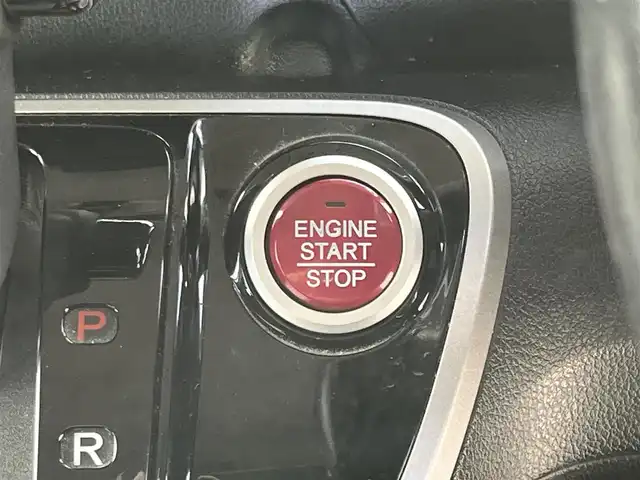 ホンダ Ｎ ＢＯＸ 2トーン カスタム SSパッケージ 奈良県 2015(平27)年 7万km プレミアムホワイトパール KENWOODナビ/（フルセグ/BT/CD/DVD）/バックカメラ/衝突軽減システム/両側パワースライドドア/横滑り防止/オートライト/電動格納ミラー/純正14インチAW/スペアキーX1