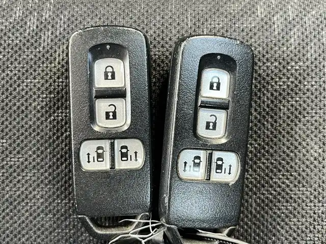 ホンダ Ｎ ＢＯＸ 2トーン カスタム SSパッケージ 奈良県 2015(平27)年 7万km プレミアムホワイトパール KENWOODナビ/（フルセグ/BT/CD/DVD）/バックカメラ/衝突軽減システム/両側パワースライドドア/横滑り防止/オートライト/電動格納ミラー/純正14インチAW/スペアキーX1