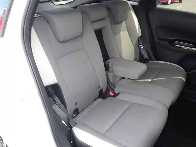 ホンダ フィット e:HEVネス 千葉県 2020(令2)年 4.5万km プラチナホワイトパール ホンダセンシング/・衝突軽減ブレーキ（CMBS）/・車線維持支援システム（LKAS）/・アダプティブクルーズコントロール（ACC）/・後方誤発進抑制機能/・誤発進抑制機能/純正SDナビ/地デジTV/【DVD/CD再生機能　Bluetooth接続】/バックカメラ/ドライブレコーダー（前後撮影）/ETC/LEDヘッドライト/ウインカーミラー/コーナーセンサー/純正15インチアルミホイル/サイド/カーテンエアバッグ/Honda スマートキー