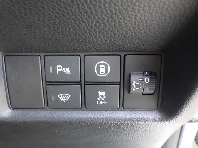 ホンダ フィット e:HEVネス 千葉県 2020(令2)年 4.5万km プラチナホワイトパール ホンダセンシング/・衝突軽減ブレーキ（CMBS）/・車線維持支援システム（LKAS）/・アダプティブクルーズコントロール（ACC）/・後方誤発進抑制機能/・誤発進抑制機能/純正SDナビ/地デジTV/【DVD/CD再生機能　Bluetooth接続】/バックカメラ/ドライブレコーダー（前後撮影）/ETC/LEDヘッドライト/ウインカーミラー/コーナーセンサー/純正15インチアルミホイル/サイド/カーテンエアバッグ/Honda スマートキー