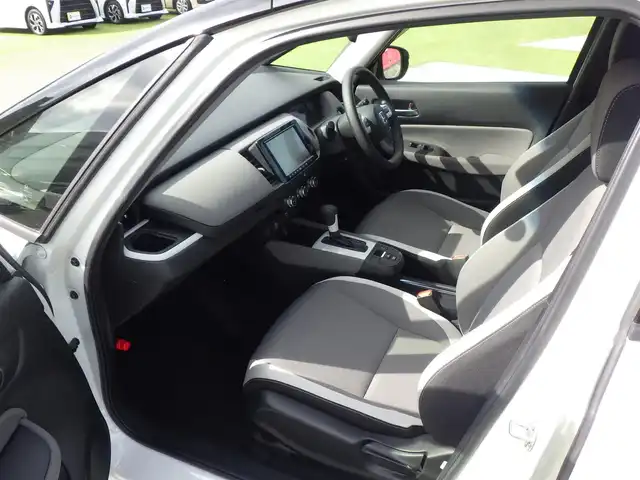 ホンダ フィット e:HEVネス 千葉県 2020(令2)年 4.5万km プラチナホワイトパール ホンダセンシング/・衝突軽減ブレーキ（CMBS）/・車線維持支援システム（LKAS）/・アダプティブクルーズコントロール（ACC）/・後方誤発進抑制機能/・誤発進抑制機能/純正SDナビ/地デジTV/【DVD/CD再生機能　Bluetooth接続】/バックカメラ/ドライブレコーダー（前後撮影）/ETC/LEDヘッドライト/ウインカーミラー/コーナーセンサー/純正15インチアルミホイル/サイド/カーテンエアバッグ/Honda スマートキー