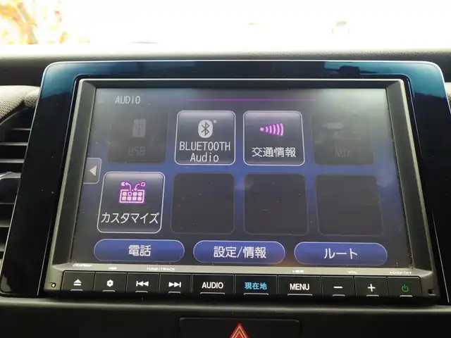 ホンダ フィット e:HEVネス 千葉県 2020(令2)年 4.5万km プラチナホワイトパール ホンダセンシング/・衝突軽減ブレーキ（CMBS）/・車線維持支援システム（LKAS）/・アダプティブクルーズコントロール（ACC）/・後方誤発進抑制機能/・誤発進抑制機能/純正SDナビ/地デジTV/【DVD/CD再生機能　Bluetooth接続】/バックカメラ/ドライブレコーダー（前後撮影）/ETC/LEDヘッドライト/ウインカーミラー/コーナーセンサー/純正15インチアルミホイル/サイド/カーテンエアバッグ/Honda スマートキー