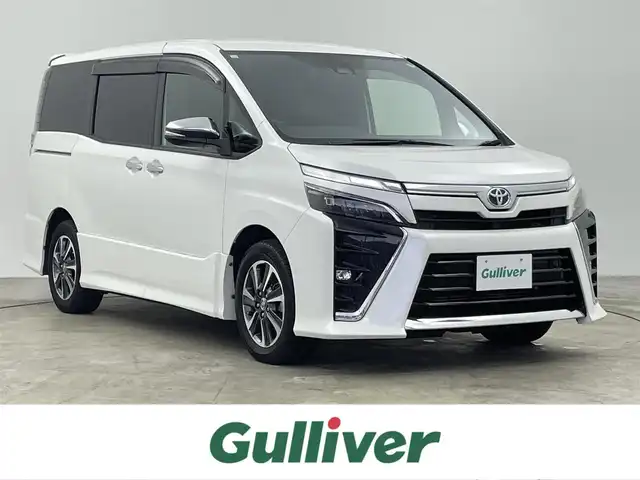 トヨタ ヴォクシー ZS 煌Ⅲ 千葉県 2020(令2)年 3.9万km ホワイトパールクリスタルシャイン 禁煙車/ワンオーナー/トヨタセーフティセンス/・レーンディパーチャーアラート/・プリクラッシュセーフティブレーキ/・クリアランスソナー/・クルーズコントロール/両側パワースライドドア/純正10インチメモリナビ/・型番：NSZN-Z68T/・CD/DVD/Bluetooth/フルセグTV/・バックカメラ/・ビルトインETC/革巻きステアリング/・ステアリングスイッチ/ハーフレザーシート/MT付きAT/左右独立エアコン/純正フロアマット/純正16インチAW/オートライト/・オートマチックハイビーム/・LEDヘッドライト/・LEDフォグランプ