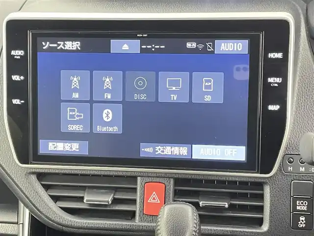 トヨタ ヴォクシー ZS 煌Ⅲ 千葉県 2020(令2)年 3.9万km ホワイトパールクリスタルシャイン 禁煙車/ワンオーナー/トヨタセーフティセンス/・レーンディパーチャーアラート/・プリクラッシュセーフティブレーキ/・クリアランスソナー/・クルーズコントロール/両側パワースライドドア/純正10インチメモリナビ/・型番：NSZN-Z68T/・CD/DVD/Bluetooth/フルセグTV/・バックカメラ/・ビルトインETC/革巻きステアリング/・ステアリングスイッチ/ハーフレザーシート/MT付きAT/左右独立エアコン/純正フロアマット/純正16インチAW/オートライト/・オートマチックハイビーム/・LEDヘッドライト/・LEDフォグランプ