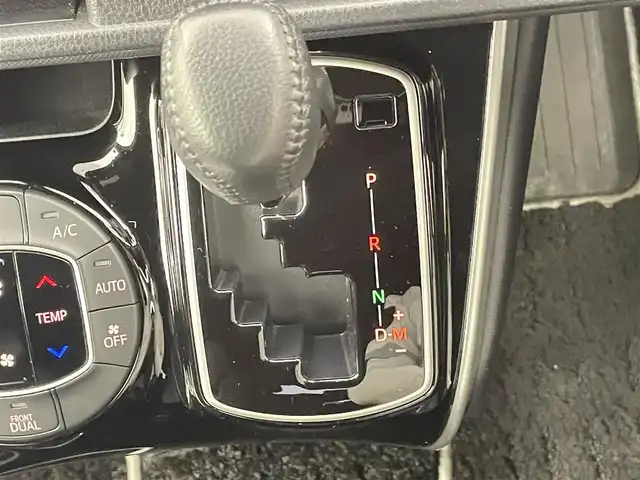 トヨタ ヴォクシー ZS 煌Ⅲ 千葉県 2020(令2)年 3.9万km ホワイトパールクリスタルシャイン 禁煙車/ワンオーナー/トヨタセーフティセンス/・レーンディパーチャーアラート/・プリクラッシュセーフティブレーキ/・クリアランスソナー/・クルーズコントロール/両側パワースライドドア/純正10インチメモリナビ/・型番：NSZN-Z68T/・CD/DVD/Bluetooth/フルセグTV/・バックカメラ/・ビルトインETC/革巻きステアリング/・ステアリングスイッチ/ハーフレザーシート/MT付きAT/左右独立エアコン/純正フロアマット/純正16インチAW/オートライト/・オートマチックハイビーム/・LEDヘッドライト/・LEDフォグランプ