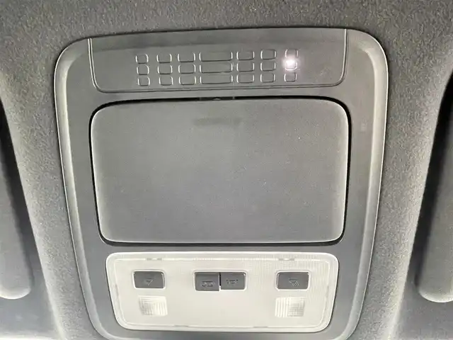 トヨタ ヴォクシー ZS 煌Ⅲ 千葉県 2020(令2)年 3.9万km ホワイトパールクリスタルシャイン 禁煙車/ワンオーナー/トヨタセーフティセンス/・レーンディパーチャーアラート/・プリクラッシュセーフティブレーキ/・クリアランスソナー/・クルーズコントロール/両側パワースライドドア/純正10インチメモリナビ/・型番：NSZN-Z68T/・CD/DVD/Bluetooth/フルセグTV/・バックカメラ/・ビルトインETC/革巻きステアリング/・ステアリングスイッチ/ハーフレザーシート/MT付きAT/左右独立エアコン/純正フロアマット/純正16インチAW/オートライト/・オートマチックハイビーム/・LEDヘッドライト/・LEDフォグランプ