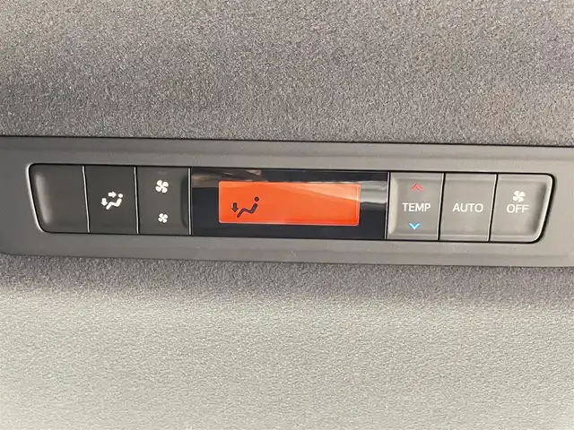 トヨタ ヴォクシー ZS 煌Ⅲ 千葉県 2020(令2)年 3.9万km ホワイトパールクリスタルシャイン 禁煙車/ワンオーナー/トヨタセーフティセンス/・レーンディパーチャーアラート/・プリクラッシュセーフティブレーキ/・クリアランスソナー/・クルーズコントロール/両側パワースライドドア/純正10インチメモリナビ/・型番：NSZN-Z68T/・CD/DVD/Bluetooth/フルセグTV/・バックカメラ/・ビルトインETC/革巻きステアリング/・ステアリングスイッチ/ハーフレザーシート/MT付きAT/左右独立エアコン/純正フロアマット/純正16インチAW/オートライト/・オートマチックハイビーム/・LEDヘッドライト/・LEDフォグランプ