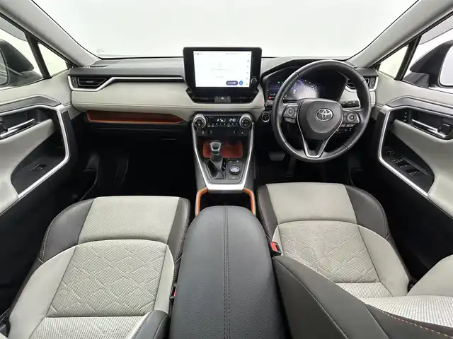 トヨタ ＲＡＶ４ ハイブリッド アドベンチャー 熊本県 2022(令4)年 4.1万km アティチュードブラックマイカ 禁煙車　/４WD/サンルーフ/ボンネットマーカー/純正１０．５インチナビ（ＡｐｐｌＣａｒＰｌａｙ・ＡｎｄｒｏｉｄＡｕｔｏ・ＢＴ・フルセグ・ＵＳＢ）/パノラミックビュモニター/社外前後ドライブレコーダー　/ＥＴＣ２．０　/前後クリアランスソナー　/レーダークルーズコントロール/レーンキープアシスト/プリクラッシュセーフティ/ブラインドスポットモニター/リアクロストラフィックアラート/駐車時支援パーキングサポートシステム/ロードサインアシスト/ダウンヒルアシスト/横滑り防止/前席シートヒーター/前席エアーシート/ステアリングヒーター/運転席パワーシート/100V充電/純正フロアマット/純正19インチAW/オートライト/オートマチックハイビーム/LEDヘッドライト/フォグライト/スマートキー/プッシュスタート/スペアキー1本