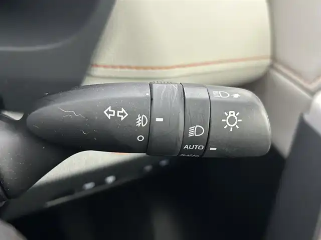 トヨタ ＲＡＶ４ ハイブリッド アドベンチャー 熊本県 2022(令4)年 4.1万km アティチュードブラックマイカ 禁煙車　/４WD/サンルーフ/ボンネットマーカー/純正１０．５インチナビ（ＡｐｐｌＣａｒＰｌａｙ・ＡｎｄｒｏｉｄＡｕｔｏ・ＢＴ・フルセグ・ＵＳＢ）/パノラミックビュモニター/社外前後ドライブレコーダー　/ＥＴＣ２．０　/前後クリアランスソナー　/レーダークルーズコントロール/レーンキープアシスト/プリクラッシュセーフティ/ブラインドスポットモニター/リアクロストラフィックアラート/駐車時支援パーキングサポートシステム/ロードサインアシスト/ダウンヒルアシスト/横滑り防止/前席シートヒーター/前席エアーシート/ステアリングヒーター/運転席パワーシート/100V充電/純正フロアマット/純正19インチAW/オートライト/オートマチックハイビーム/LEDヘッドライト/フォグライト/スマートキー/プッシュスタート/スペアキー1本