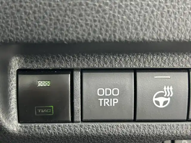 トヨタ ＲＡＶ４ ハイブリッド アドベンチャー 熊本県 2022(令4)年 4.1万km アティチュードブラックマイカ 禁煙車　/４WD/サンルーフ/ボンネットマーカー/純正１０．５インチナビ（ＡｐｐｌＣａｒＰｌａｙ・ＡｎｄｒｏｉｄＡｕｔｏ・ＢＴ・フルセグ・ＵＳＢ）/パノラミックビュモニター/社外前後ドライブレコーダー　/ＥＴＣ２．０　/前後クリアランスソナー　/レーダークルーズコントロール/レーンキープアシスト/プリクラッシュセーフティ/ブラインドスポットモニター/リアクロストラフィックアラート/駐車時支援パーキングサポートシステム/ロードサインアシスト/ダウンヒルアシスト/横滑り防止/前席シートヒーター/前席エアーシート/ステアリングヒーター/運転席パワーシート/100V充電/純正フロアマット/純正19インチAW/オートライト/オートマチックハイビーム/LEDヘッドライト/フォグライト/スマートキー/プッシュスタート/スペアキー1本