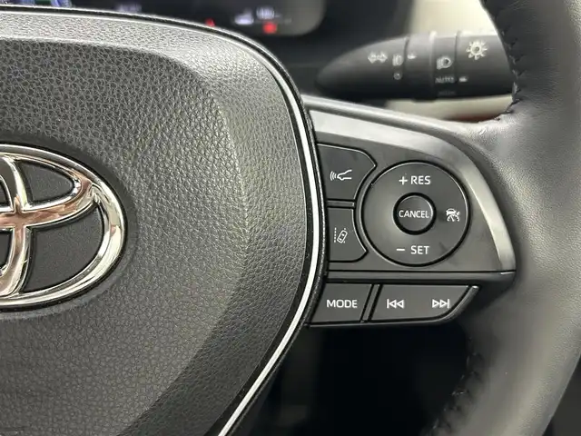 トヨタ ＲＡＶ４ ハイブリッド アドベンチャー 熊本県 2022(令4)年 4.1万km アティチュードブラックマイカ 禁煙車　/４WD/サンルーフ/ボンネットマーカー/純正１０．５インチナビ（ＡｐｐｌＣａｒＰｌａｙ・ＡｎｄｒｏｉｄＡｕｔｏ・ＢＴ・フルセグ・ＵＳＢ）/パノラミックビュモニター/社外前後ドライブレコーダー　/ＥＴＣ２．０　/前後クリアランスソナー　/レーダークルーズコントロール/レーンキープアシスト/プリクラッシュセーフティ/ブラインドスポットモニター/リアクロストラフィックアラート/駐車時支援パーキングサポートシステム/ロードサインアシスト/ダウンヒルアシスト/横滑り防止/前席シートヒーター/前席エアーシート/ステアリングヒーター/運転席パワーシート/100V充電/純正フロアマット/純正19インチAW/オートライト/オートマチックハイビーム/LEDヘッドライト/フォグライト/スマートキー/プッシュスタート/スペアキー1本