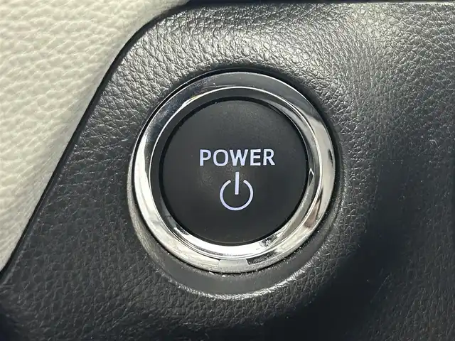 トヨタ ＲＡＶ４ ハイブリッド アドベンチャー 熊本県 2022(令4)年 4.1万km アティチュードブラックマイカ 禁煙車　/４WD/サンルーフ/ボンネットマーカー/純正１０．５インチナビ（ＡｐｐｌＣａｒＰｌａｙ・ＡｎｄｒｏｉｄＡｕｔｏ・ＢＴ・フルセグ・ＵＳＢ）/パノラミックビュモニター/社外前後ドライブレコーダー　/ＥＴＣ２．０　/前後クリアランスソナー　/レーダークルーズコントロール/レーンキープアシスト/プリクラッシュセーフティ/ブラインドスポットモニター/リアクロストラフィックアラート/駐車時支援パーキングサポートシステム/ロードサインアシスト/ダウンヒルアシスト/横滑り防止/前席シートヒーター/前席エアーシート/ステアリングヒーター/運転席パワーシート/100V充電/純正フロアマット/純正19インチAW/オートライト/オートマチックハイビーム/LEDヘッドライト/フォグライト/スマートキー/プッシュスタート/スペアキー1本