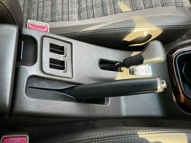 スバル レガシィ ランカスター 神奈川県 1999(平11)年 8万km ダークグリーンマイカ/ウォームグレーオパール ワンオーナー/ハーフレザーシート/MOMO革ウッドコンビステアリング/タワーバー/ウッド調パネル/純正オーディオ/キーレスキー/スペアキー/保証書/取扱説明書