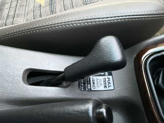 スバル レガシィ ランカスター 神奈川県 1999(平11)年 8万km ダークグリーンマイカ/ウォームグレーオパール ワンオーナー/ハーフレザーシート/MOMO革ウッドコンビステアリング/タワーバー/ウッド調パネル/純正オーディオ/キーレスキー/スペアキー/保証書/取扱説明書