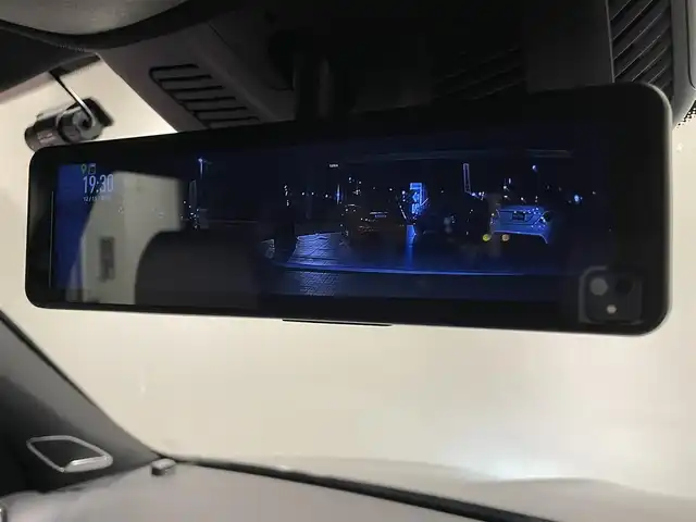 メルセデス・ベンツ Ｍ・ベンツ ＧＬＢ２００ｄ 4マチック AMGライン 愛知県 2023(令5)年 2.1万km マウンテングレー Ｂｕｒｍｅｓｔｅｒサウンド　/デジタルインナーミラー　/ＭＢＵＸ　/Ｂｌｕｅｔｏｏｔｈ　/フルセグＴＶ　/３６０度カメラ　/レーダーセーフティパッケージ/ＡＣＣ　/ＬＫＡ　/ＬＤＷ　/ＢＳＭ　/ハーグレザー　/シートヒーター　/ＬＥＤ　ヘッドライト/ＤＳＲＣＥＴＣ/ドライブレコーダー/パワーバックドア/プッシュスタート/ウィンカーミラー/アイドリングストップ