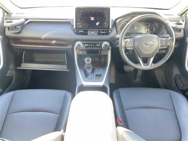 トヨタ ＲＡＶ４ G 群馬県 2022(令4)年 2.6万km ホワイトパールクリスタルシャイン モデリスタエアロ/サンルーフ/ダイナミックトルクコントロール4WD/セーフティセンス/・プリクラッシュセーフティ/・レーダークルーズコントロール/・ロードサインアシスト/・ドライバー異常時対応システム/・横断歩行者検知機能/・緊急時操舵支援/・レーントレーシングアシストポート/・オートマチックハイビーム/・カーブ速度抑制機能/・低速時加速抑制機能/パーキングサポートブレーキ/ブラインドスポットモニター/パワーバックドア/LEDヘッドライト/合皮シート/パワーシート/シートヒーター/エアシート/シートメモリー/取扱説明書/保証書/スペアキー