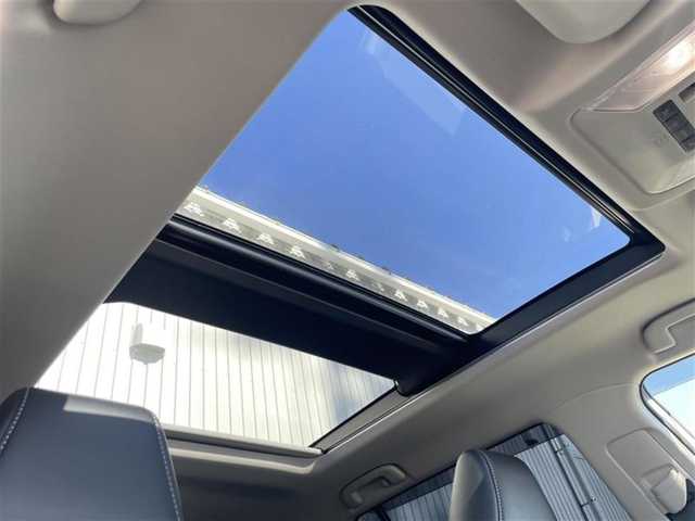 トヨタ ＲＡＶ４ G 群馬県 2022(令4)年 2.6万km ホワイトパールクリスタルシャイン モデリスタエアロ/サンルーフ/ダイナミックトルクコントロール4WD/セーフティセンス/・プリクラッシュセーフティ/・レーダークルーズコントロール/・ロードサインアシスト/・ドライバー異常時対応システム/・横断歩行者検知機能/・緊急時操舵支援/・レーントレーシングアシストポート/・オートマチックハイビーム/・カーブ速度抑制機能/・低速時加速抑制機能/パーキングサポートブレーキ/ブラインドスポットモニター/パワーバックドア/LEDヘッドライト/合皮シート/パワーシート/シートヒーター/エアシート/シートメモリー/取扱説明書/保証書/スペアキー