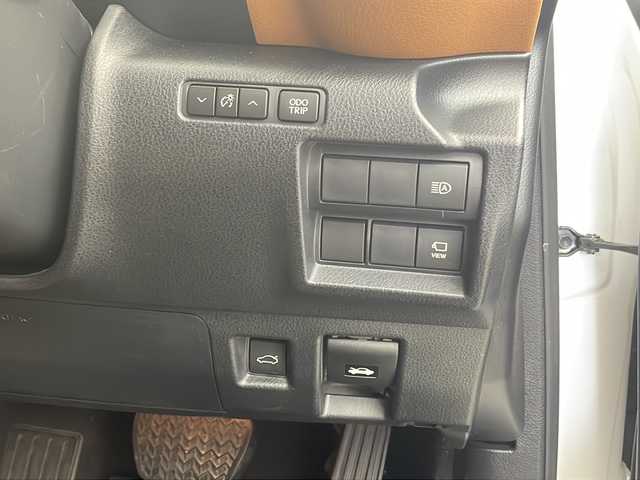 レクサス ＩＳ 300h 栃木県 2021(令3)年 2.3万km ソニッククォーツ 純正ナビ/(AM/FM/CD/DVD/Bluetooth/SD)/パノラミックビューモニター/ブラインドスポットモニター/レーダークルーズコントロール/パワーバックドア/前席シートヒーター/オートマチックハイビーム/ＥＴＣ/前後ドライブレコーダー/パワーシート/パドルシフト