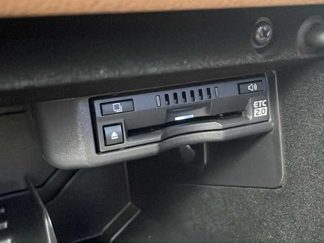 レクサス ＩＳ 300h 栃木県 2021(令3)年 2.3万km ソニッククォーツ 純正ナビ/(AM/FM/CD/DVD/Bluetooth/SD)/パノラミックビューモニター/ブラインドスポットモニター/レーダークルーズコントロール/パワーバックドア/前席シートヒーター/オートマチックハイビーム/ＥＴＣ/前後ドライブレコーダー/パワーシート/パドルシフト