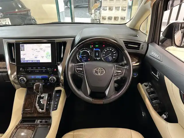 トヨタ アルファードハイブリット G Fパッケージ 東京都 2022(令4)年 4.7万km ホワイトパールクリスタルシャイン 〇ワンオーナー/〇革シート/〇純正メモリーナビ/　CD/DVD/BT/フルセグ/〇バックカメラ/〇ETC/〇ACC/〇LKA/〇AC100V/〇ステアリングヒーター/〇オートハイビームアシスト/〇ウッドコンビハンドル/〇前席パワーシート/〇前席エアーシート/〇前席シートヒーター/〇運転席3Wayメモリーシート/〇木目調パネル/〇ステアリングスイッチ/〇前後ドライブレコーダー/〇パワーバックドア/〇保証書/〇取扱説明書/〇記録簿（R4.12/R6.2/R7.1）